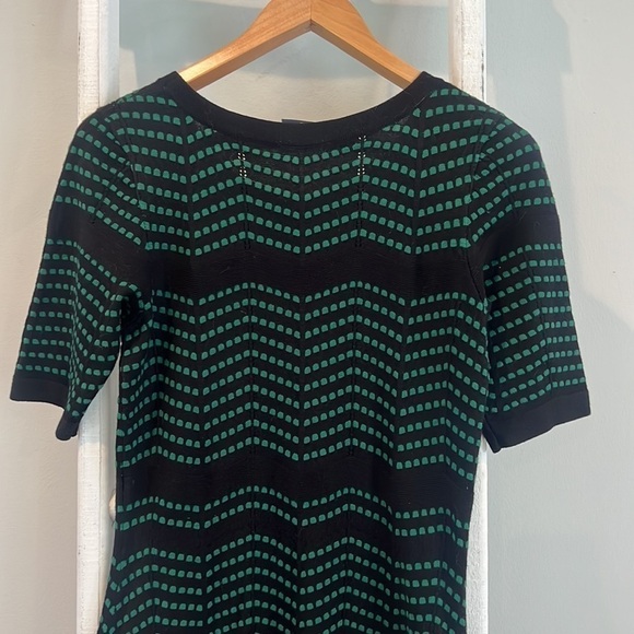 Just Taylor Chevron short sleeve lightweight sweater dress size medium - Picture 7 of 10